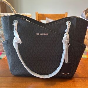 Michael Kors Jet Set Travel Shoulder Bag